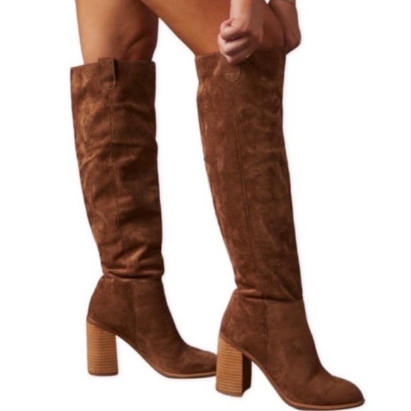 Oasis Shoes - Women’s Suede Boot in Camel Size 8 New!